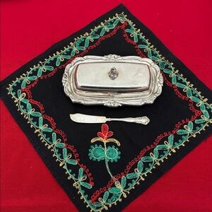 H.S. Blackinton Silver Plated butter dish, lid & king plate knife, 1960’s? (Mlb)